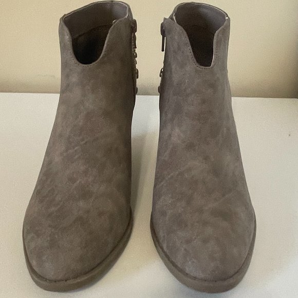 GBG Faux Suede Studded Western Inspired Taupe Fashion Bootie In 7.5 Medium - Picture 4 of 9